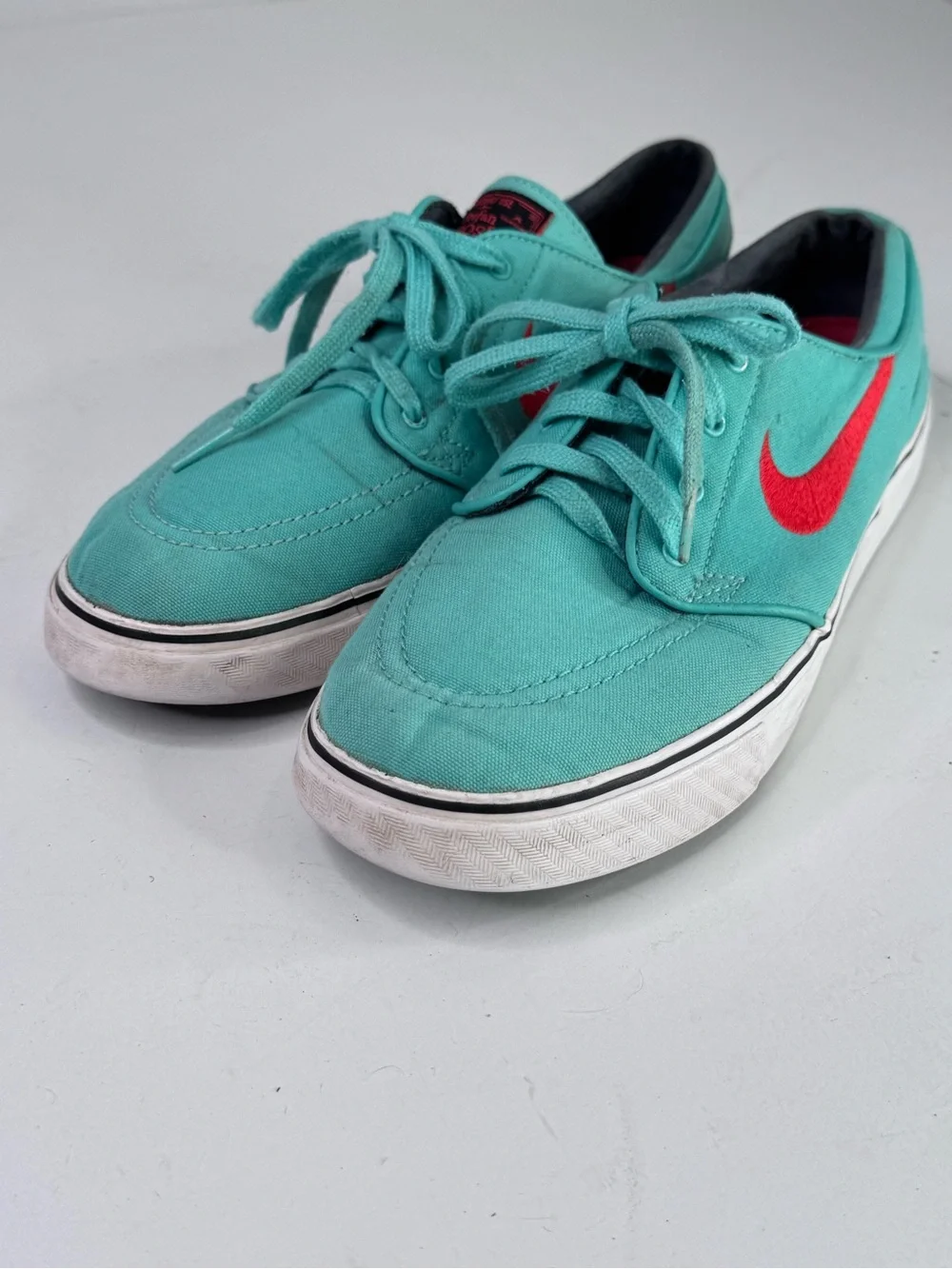 Stefan Janoski Nike Teal Canvas skateboarding Sneakers with Red Swoosh size 8.5